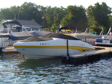 25' docks available for lease
